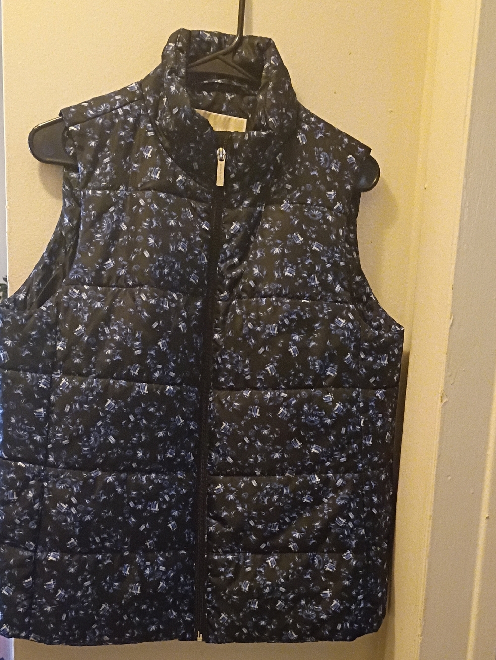 Michael Kors Sleeveless Quilted Vest with Blue Print Size L